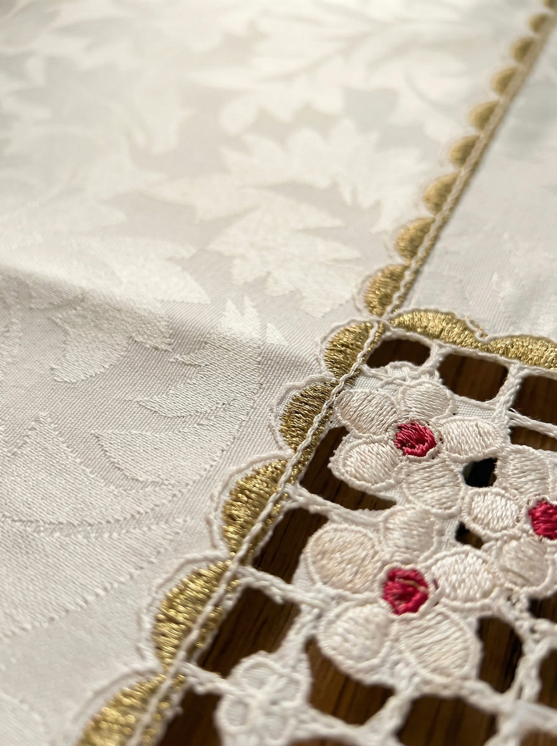 Gulab Lace Cutwork Satin Table Runner