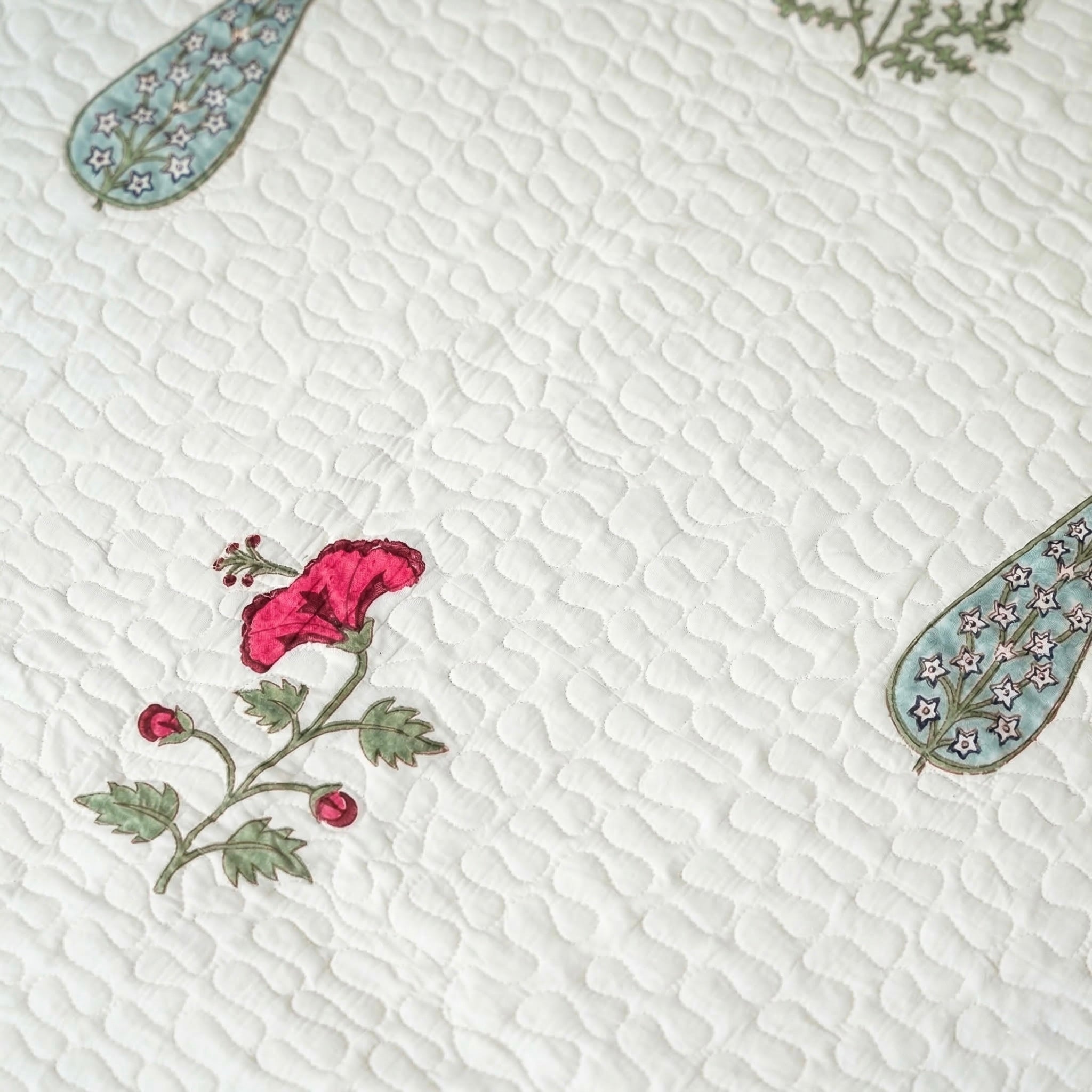 Phool Vatika Quilted Cotton Bedcover Set
