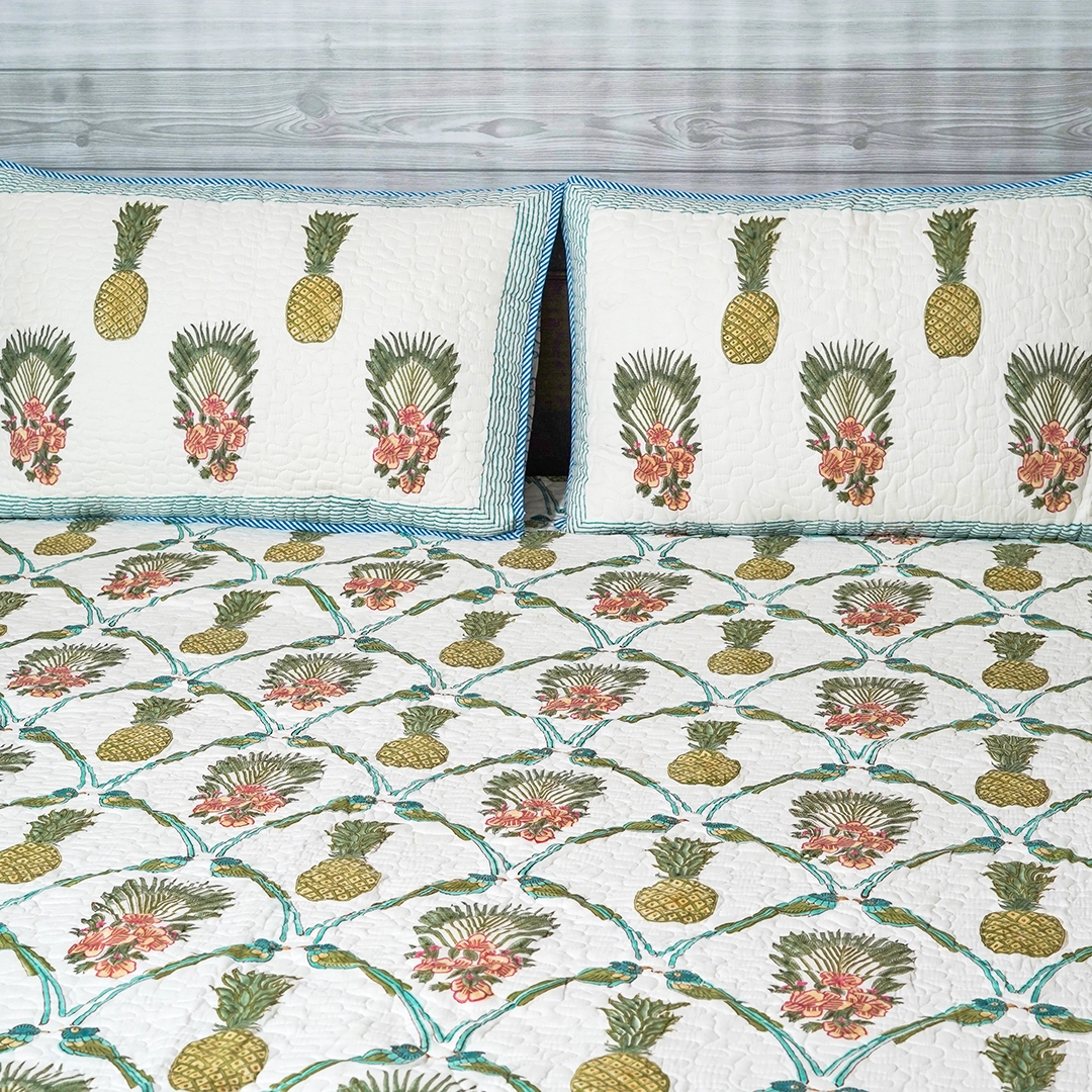 Anaanaas Vatika Quilted Bedcover